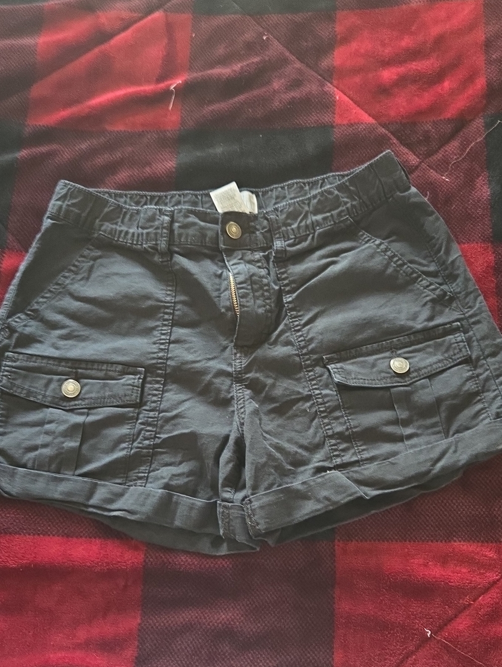 Time and Tru Black Cargo Pocket Shorts